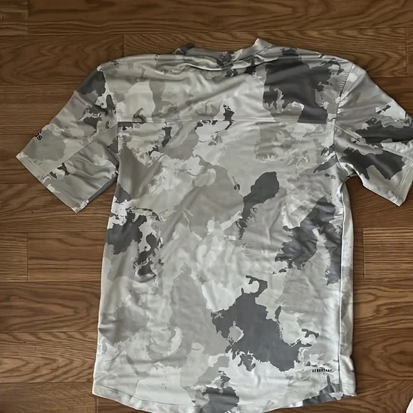 Adidas Performance Fit Men’s Shirt (M) - Picture 2 of 4